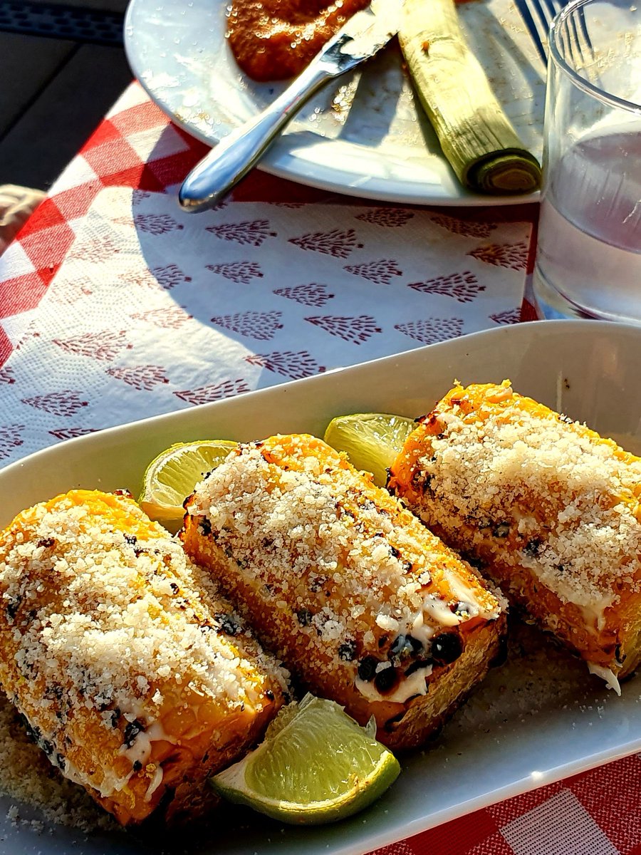 Roderik_W's tweet image. Today is #WorldVeganDay. I am not a vegetarian (hence I don't always eat vegan either), BUT I have learned a lot about the impact (animal wellbeing &amp;amp; emissions) of the bio-industry and have drastically changed my diet. Last night's BBQ was vegetarian and the best meal in months!