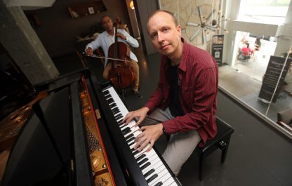 ‼️‼️Recordamos la entrevista a Karolis Biveinis, el profesional que está detrás de nuestro servicio de transcripción de partituras. Karolis es  pianista y compositor, y cuenta con una biografía digna de admiración (podéis verla en su web)... ow.ly/xQwQ50C8hlW