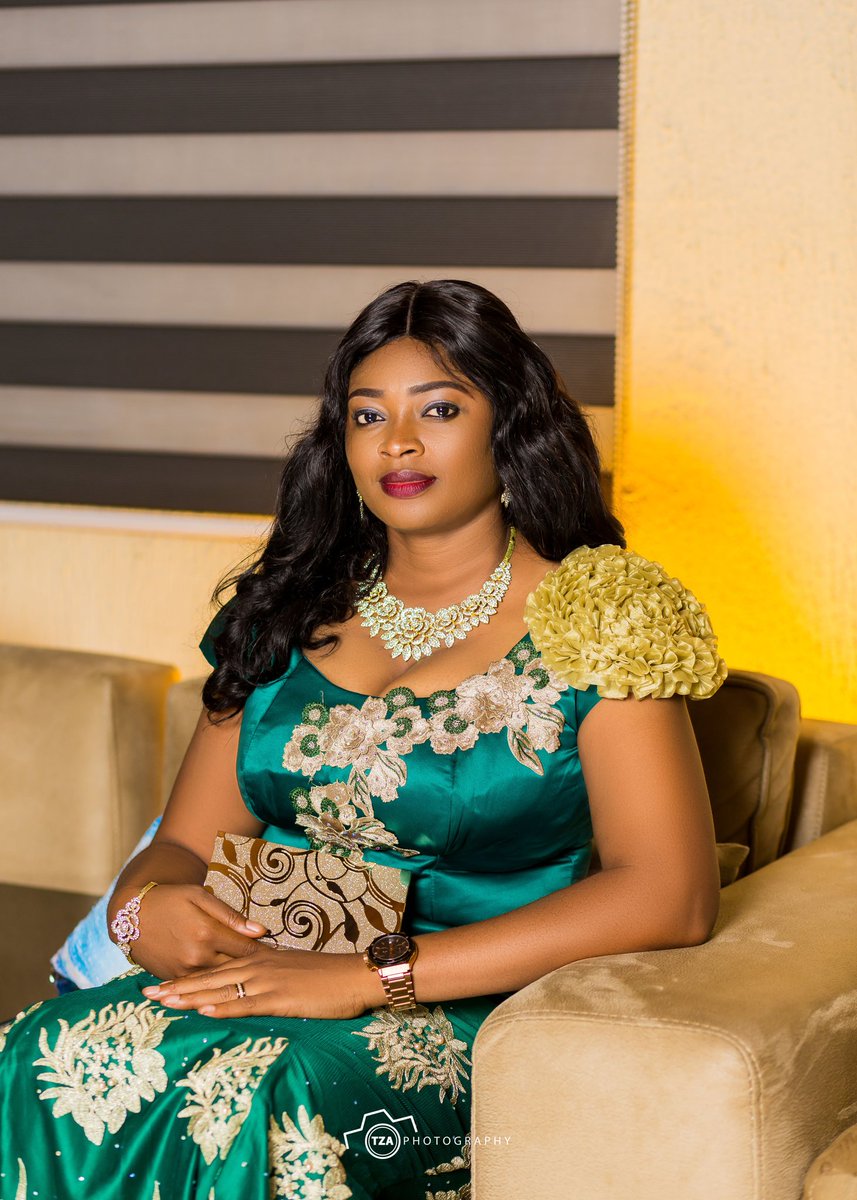 TzaPhotography's tweet photo. Happy birthday Onome 🥂
#tzaphotography #positivevibes #birthdaygirl https://t.co/nXhEbiwgVC