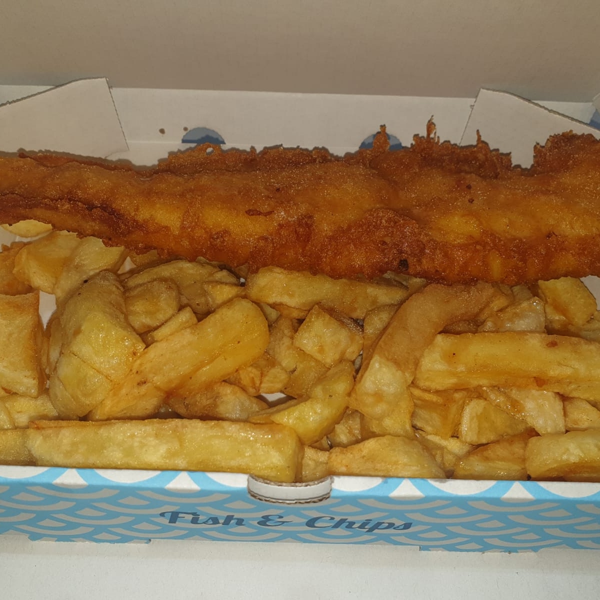 Thank you to our amazing customers for their support during these crazy times. In line with the Government new lockdown guidelines 
***WE WILL BE OPEN AS NORMAL***
Please stay safe 😊🍟🐟🍟🐟🍟😊
#traditionalenglishfishandchips