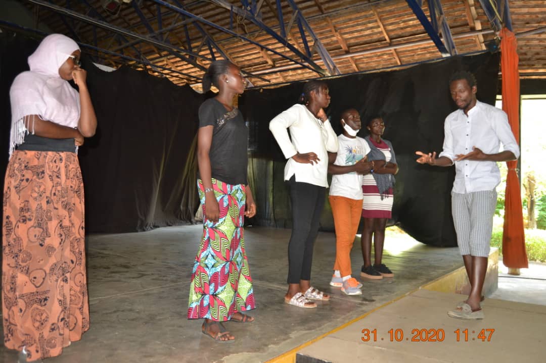 ungeant's tweet photo. @FRauCameroun Quelques images de l'Atelier de Slam à #AllianceFrancaisedeGaroua https://t.co/bz4VhLsfS6