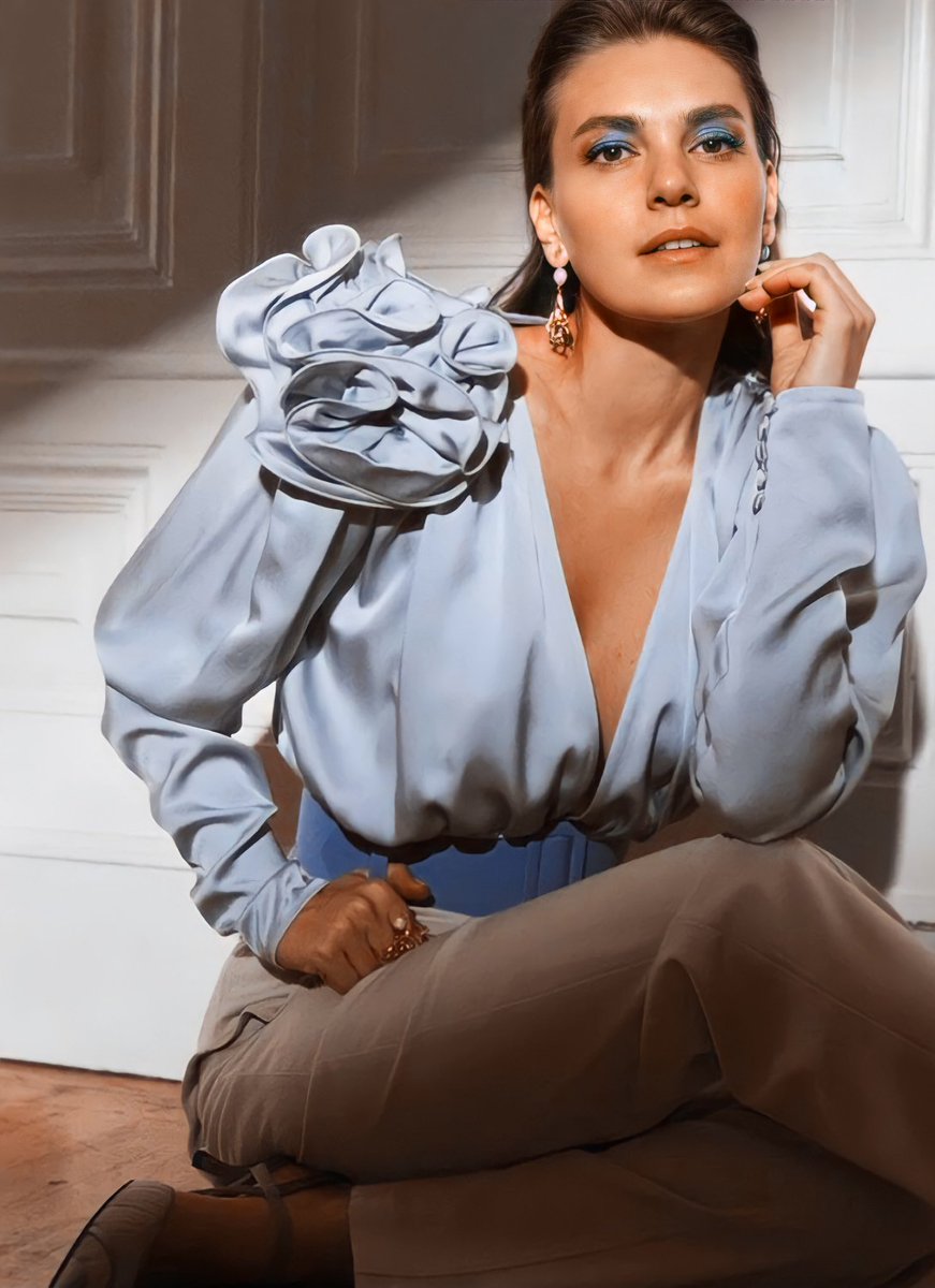 aslipicss's tweet photo. 🤩

#aslıenver https://t.co/RBPtxNX9Oz