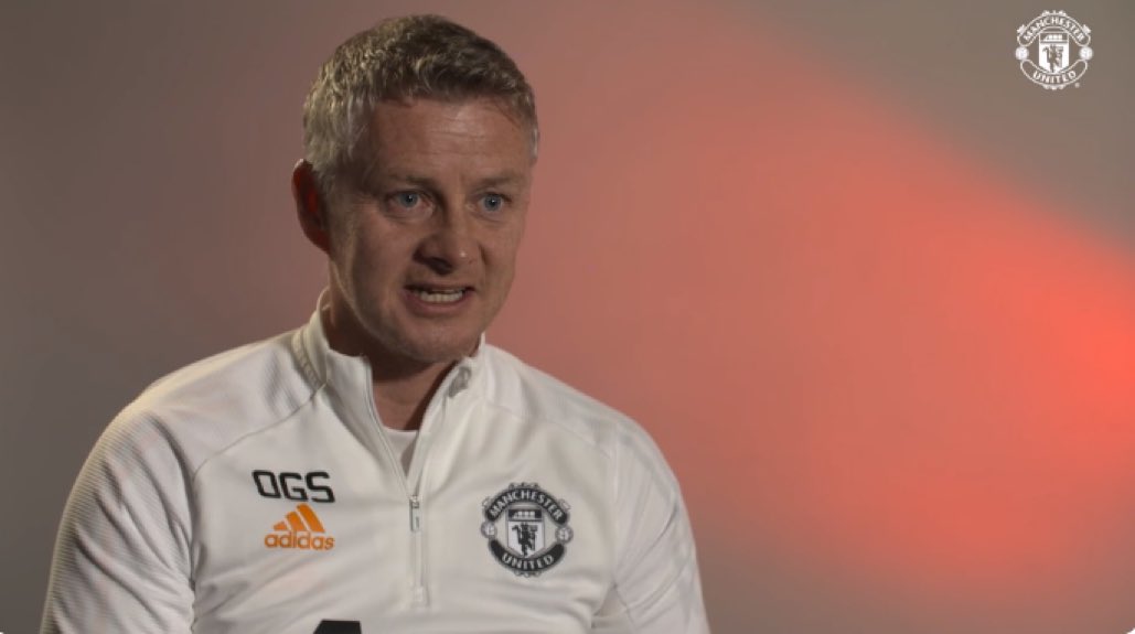 🗣 سولشاير عن التشكيلة التي ستلعب وبرسالة واضحه للاعبين:-

"لا يهم من يبدأ المباراة أو ينهيها، فالنتيجة النهائية هي التي تهم. لا يأتي أي فرد قبل الفريق. كل من يبدأ سيعرف أنه سيكون هناك على الأرجح ثلاثة لاعبين جاهزين لاستبداله دائمًا." 🔴