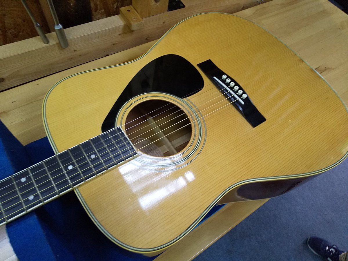 Guitar_Shop_BYG's tweet photo. #本日のギター修理

最近ギターを始めた方からの弦交換の依頼が増えてます。

交換のタイミングがわからず錆びた弦も多いです。

弦が切れる前に全体の調整も含め、ご相談ください。 https://t.co/9yUWlGvYMP