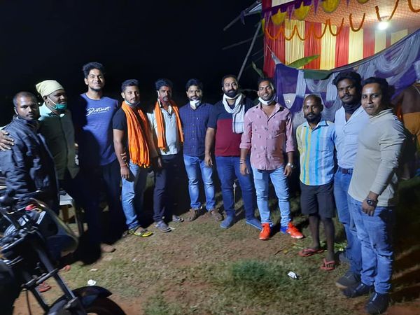 The Police is suspecting the concerned person Shabir Ali trapped & tricked girls in various ways & used to sell them in Foreign countries.In Pic : A Triumphant Bajrang Dal Team after rescuing the Girl from the Lovejehadi Shabir Ali.