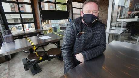 'Tell us what we're supposed to do': Restaurants plead for clarity as shutdown goes on ift.tt/2HKIQGN #ottnews #ottawa