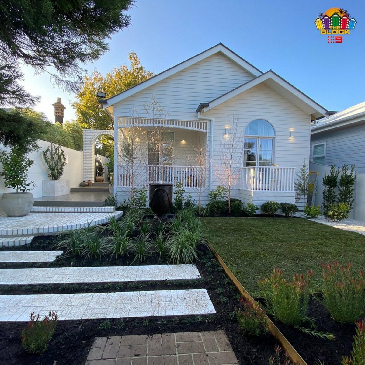 marshallmarkt's tweet photo. By far the most elegant and beautiful front yard on the block. Im sorry but the judges got this very wrong tonight. Congratulations Tash and Harry. You should be very proud 🙌🏼🌱 #theblockau https://t.co/q6gOQpU9hm