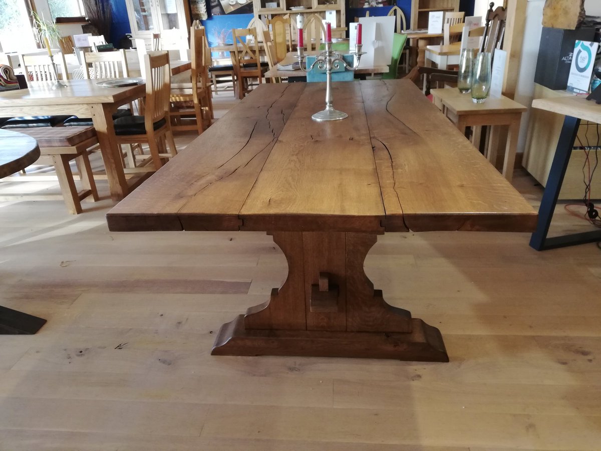 CWOFM's tweet image. Handmade dining tables made to order at our Sussex workshop using oak from sustainable sources the oak we use is FSC certificated from well managed forests, helping the environment and locally sourced. #oakfurniture #oaktables #handmade #furniture