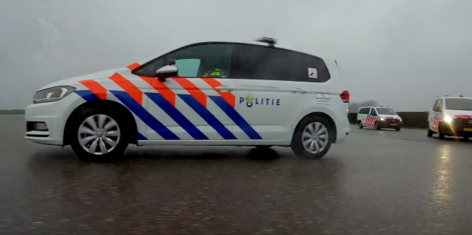 Politie schrijft bekeuringen uit bij Roeselbergseweg -..