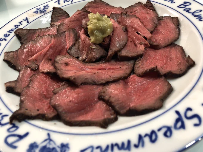 ローストビーフ
上手く出来すぎたわ
A5和牛で作ったよーん? 