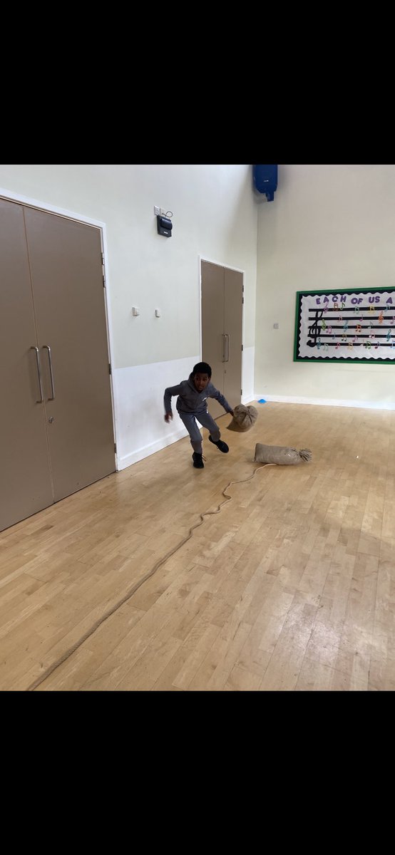 Discovery_Y6's tweet photo. Our story so far 📖 Chapter 6.1
🇬🇧 World 🌎 War II Workshop 🇬🇧    “Never...Never...Never...Never give up! - Winston Churchill 💪🎖 Year 6 pupils working so hard on their wartime assault course 🏃‍♂️#Year6 #DPS #TheHistoryGuy #Exploredreamgrow #Runrabbitrun #PEwithadifference https://t.co/8M9KzO89nO
