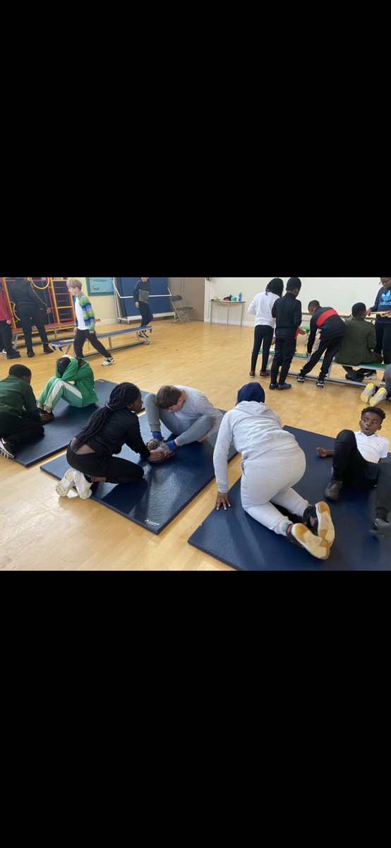 Discovery_Y6's tweet photo. Our story so far 📖 Chapter 6.1
🇬🇧 World 🌎 War II Workshop 🇬🇧    “Never...Never...Never...Never give up! - Winston Churchill 💪🎖 Year 6 pupils working so hard on their wartime assault course 🏃‍♂️#Year6 #DPS #TheHistoryGuy #Exploredreamgrow #Runrabbitrun #PEwithadifference https://t.co/8M9KzO89nO
