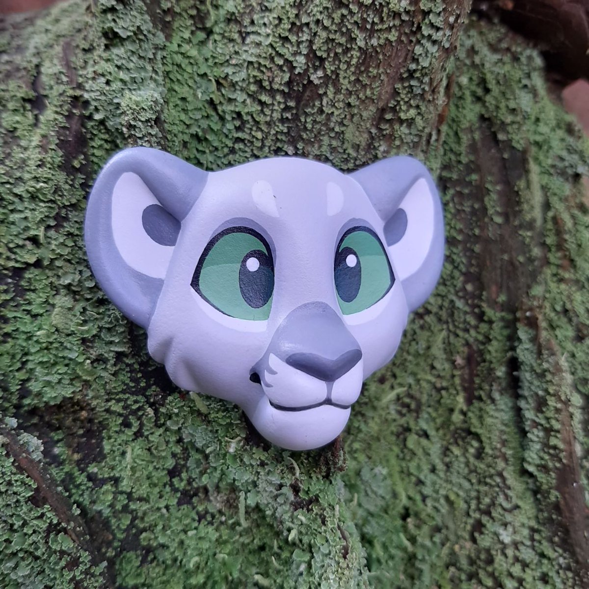Ashpuma's tweet photo. I commissioned this beautiful handmade magnet of Ash from @MerionicFigures recently, and it's absolutely STUNNING 😍 https://t.co/QbfMwpGUDn