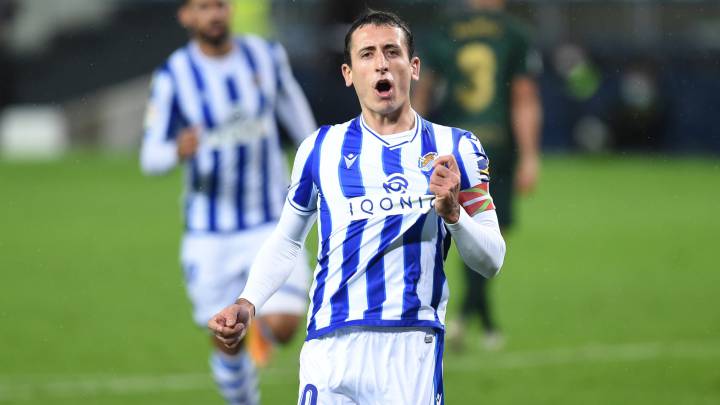 Name: Mikel Oyarzbal Club: Real Sociedad Age: 23 (1997)Position: ForwardArrived at club: In 2011 age 14First team debut: 25th October 2015 (18 years old)