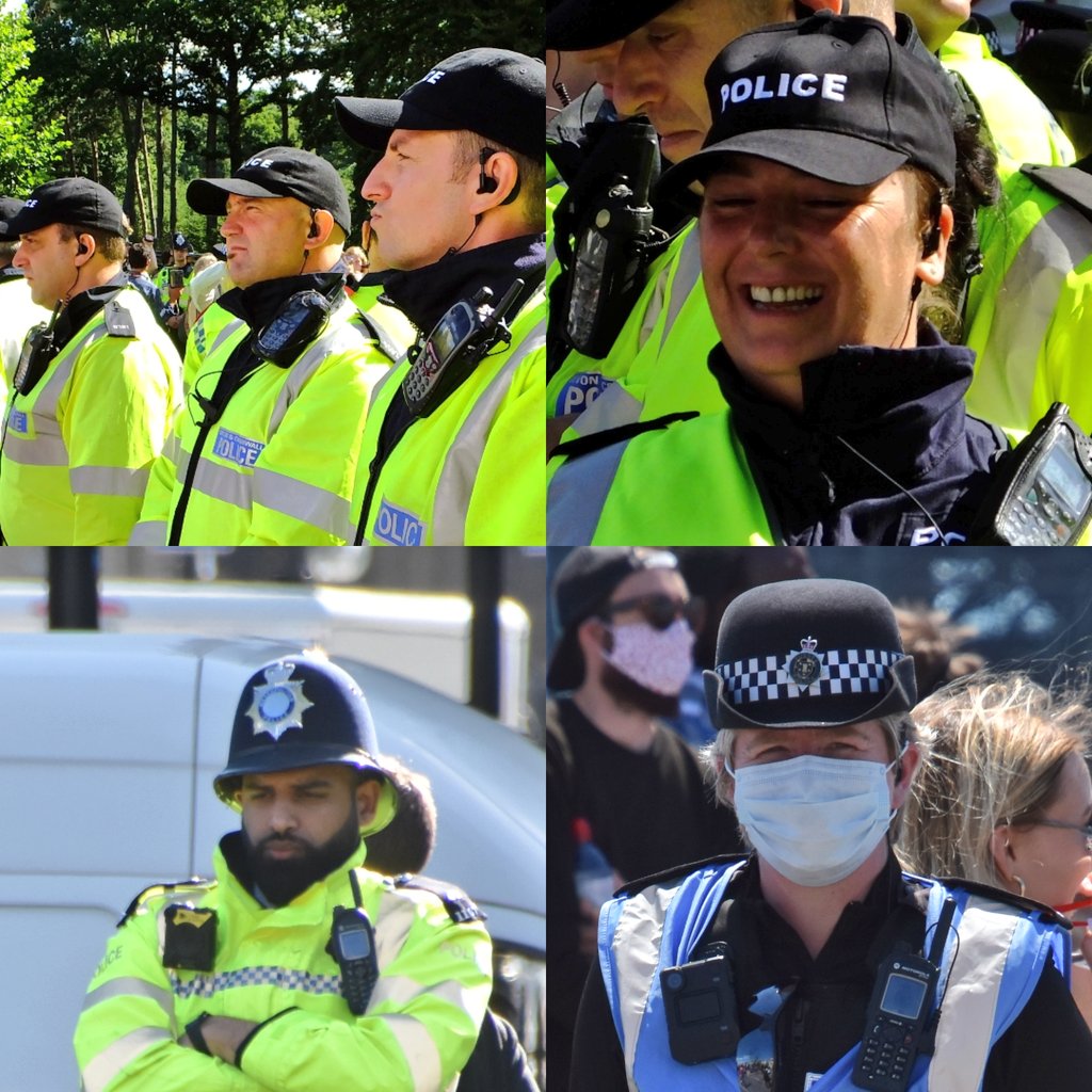 Firesnapper999's tweet photo. @bluesbroken @TJQ73 @themetskipper @NormanBrennan Pointing a camera at a #CommunityCopper is assault!?? Rubbish! And a dangerous interpretation to promote. Based on that stupidity, I should be up before the bench!? ๐๐คญ #PublicPhotographyIsNotACrime https://t.co/iCBZdga6SL