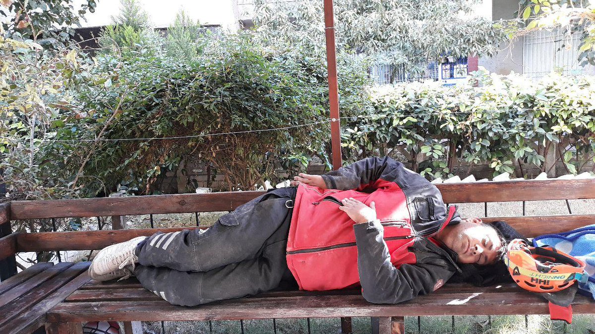 İyiliğin Yorgun Hali..
<a href="/ihhinsaniyardim/">İHH</a> 
<a href="/kcekmece_ihh/">İHH Küçükçekmece</a> 
<a href="/ihhzeytinburnu_/">İHH Zeytinburnu Temsilciliği</a>