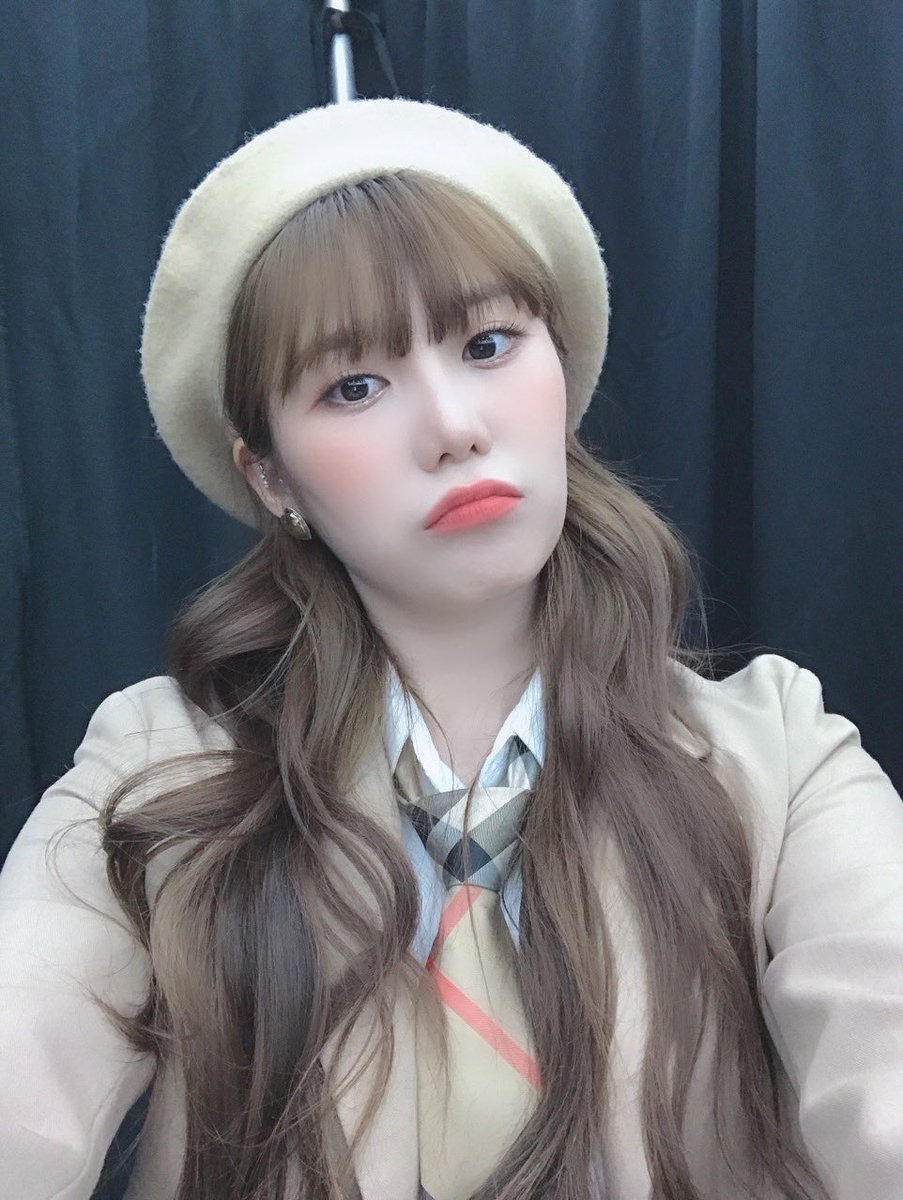 날씨는 추워져도 함께라서 따뜻해💚

#시그니처 #cignature #예아 #YeAh #Listen_and_Speak #아리송 #ARISONG