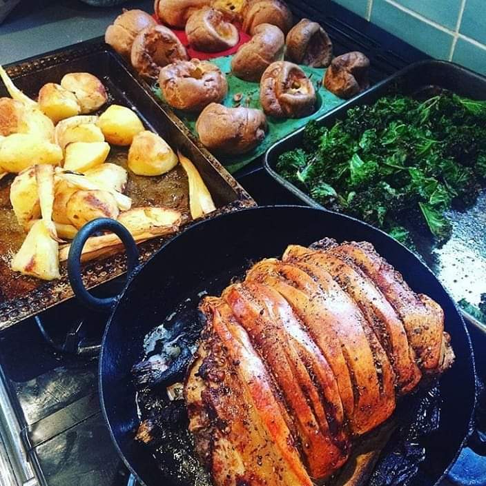 Sunday done RIGHT😋

Happy 1st November folks!

ejcatering.co.uk

#Cardiff #ValeOfGlamorgan #SouthWales #ShopLocalWales #HappySunday #SundayRoast