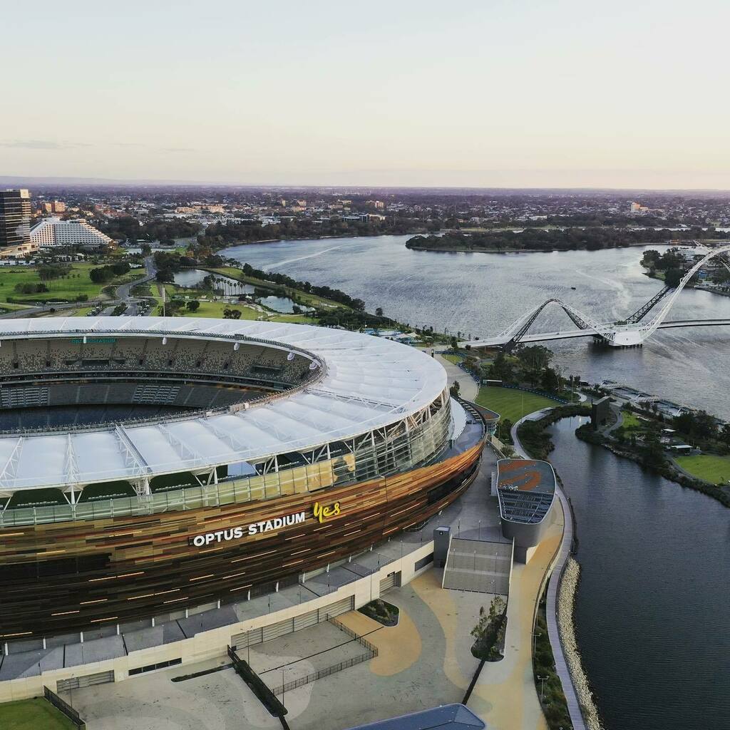 droneimagewa's tweet photo. #optusstadium #perth #westernaustralia https://t.co/MnT8iCvOWZ https://t.co/fz7hH1qe7n