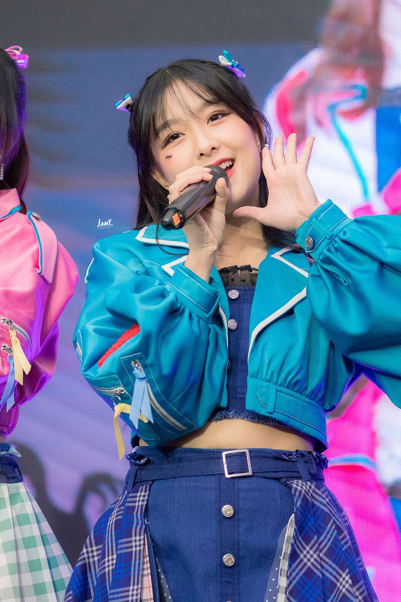 48Jamy's tweet photo. สายตาคู่เดิมของเธอ~~💙

#MewnichBNK48 #BNK48 #Jamy48 #SamePsK https://t.co/iCLYMSo6lp