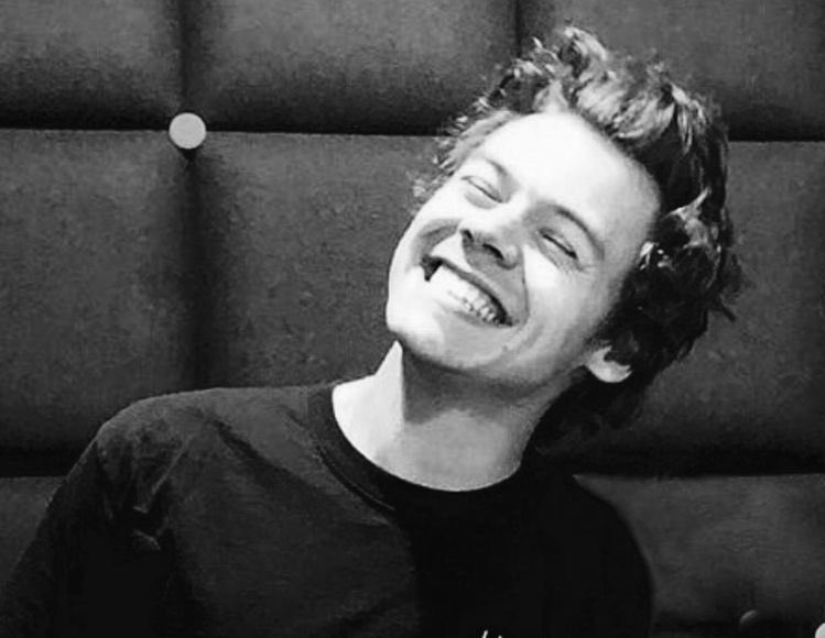 livscloud's tweet photo. when did you start stanning harry?

I’m voting for Fine Line for Favorite Album - Pop/Rock at the #AMAs https://t.co/d2LWFMW8Ba