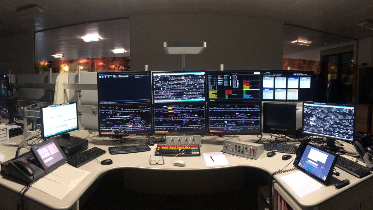 NetworkRailSCOT's tweet photo. 🚦 What does a signaller's desk look like? ☎️

It can vary, but this is the Carstairs workstation at the West of Scotland Signalling Centre in Glasgow. 🖥️⌨️🖱️ https://t.co/7Uh4Bkk1yR