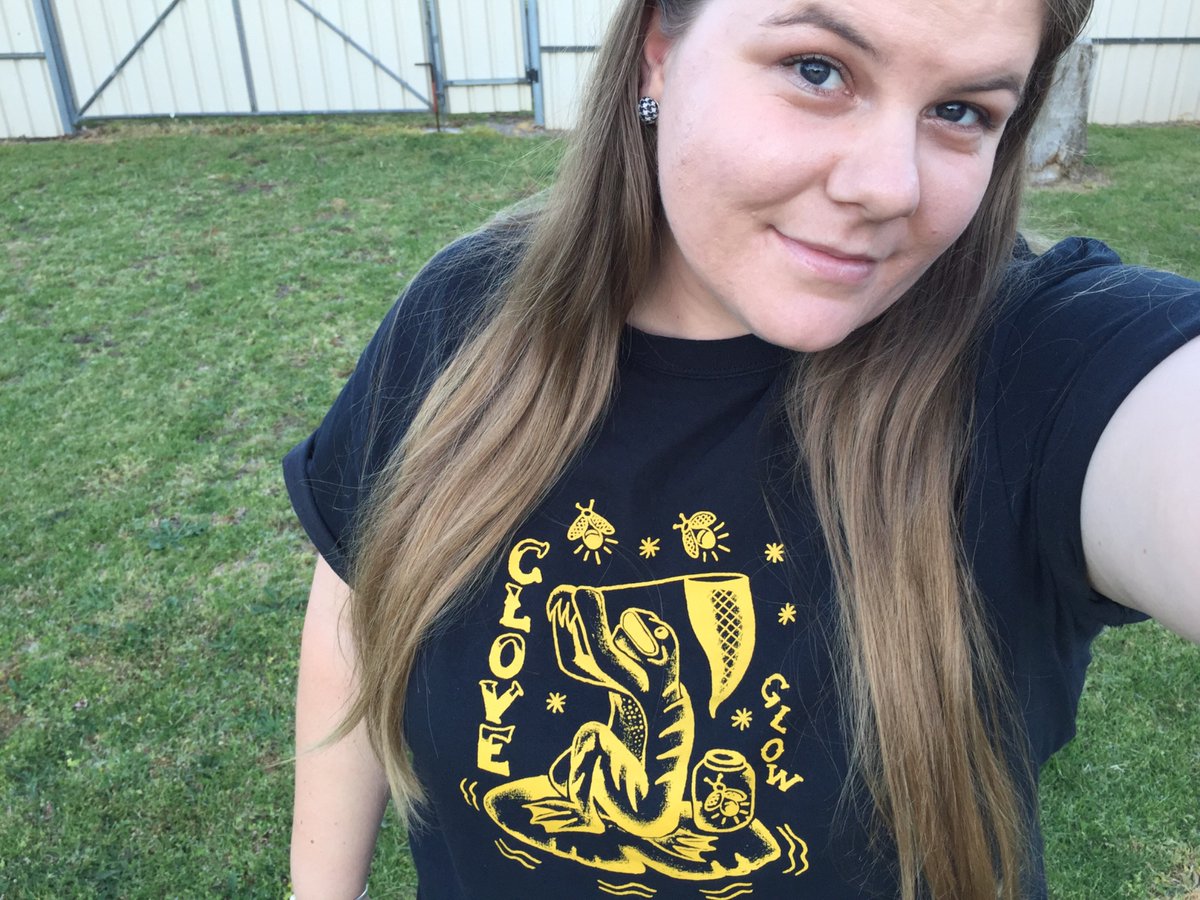 liamsluke's tweet photo. 01.11.2020 | @cloveau
"i think what i would like to be, when i am old and i can't see, is full of love and memories"

#ausmusictshirtmonth
#ausmusictshirtday https://t.co/4Fep9DOgCk