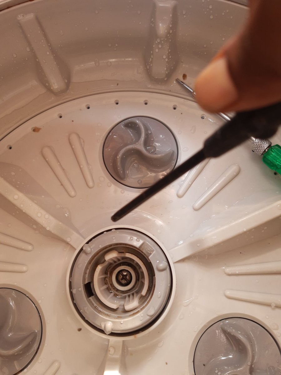 6a. அப்பப்போ descaling powder போட்டு வெறும் மெஷின் சைக்கிள் ஓட விடுவேன் அட்லீஸ்ட் வருஷம் 2 முறை. இருந்தாலும் உள்ள எவ்வளோ அழுக்கு இருக்குன்னு பாப்போம்.