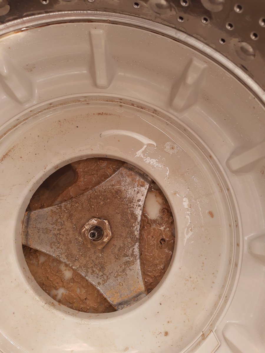 6b. முடிஞ்சா அளவுக்கு சுத்தம் பண்ணி, மெஷினை மாட்டியாச்சு. தண்ணி & மின் இணைப்புகளை கொடுத்து இன்னைக்கு துணி துவைச்சாச்சு. 