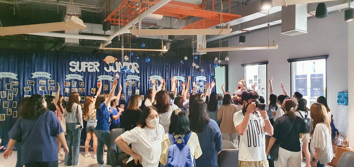 15yrsofthelast1's tweet photo. ขอบคุณทุกๆคนที่มาร่วมงาน และผู้ที่ร่วมแจกของในงาน #15YrsOfTheLastManStanding ทั้งสองวันนะคะ สนุกและอบอุ่นมาก หากผิดพลาดประการใด ทีมงานผู้จัดงานขออภัยไว้ ณ ที่นี้ด้วยค่ะ 🙏🙏🙏 https://t.co/sLCkD00SUO
