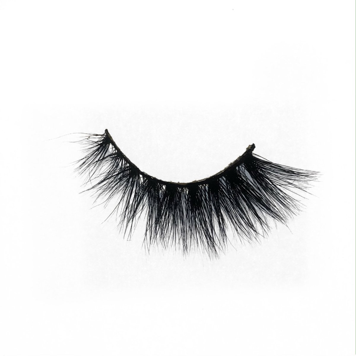 FLEYELASHESUK's tweet photo. Our new lash ‘Side Eye’ is now available to buy!

Get 10% off when you buy any other lash or bundle💸🤍 https://t.co/lyfvGo9BOb https://t.co/yIhKiGrE4x
