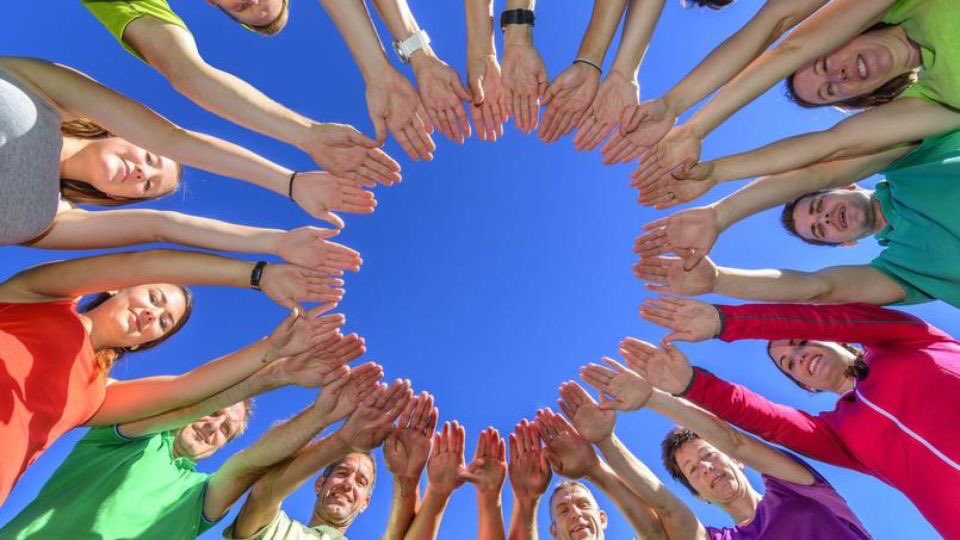 A partir de lundi, beaucoup de personnes devraient avoir UN PEU de temps à donner 😉. 
Nous manquons cruellement de bénévoles en Province de Luxembourg et ce, dans tous les secteurs ! 
solidaire.aviq.be 
Merci pour eux !!