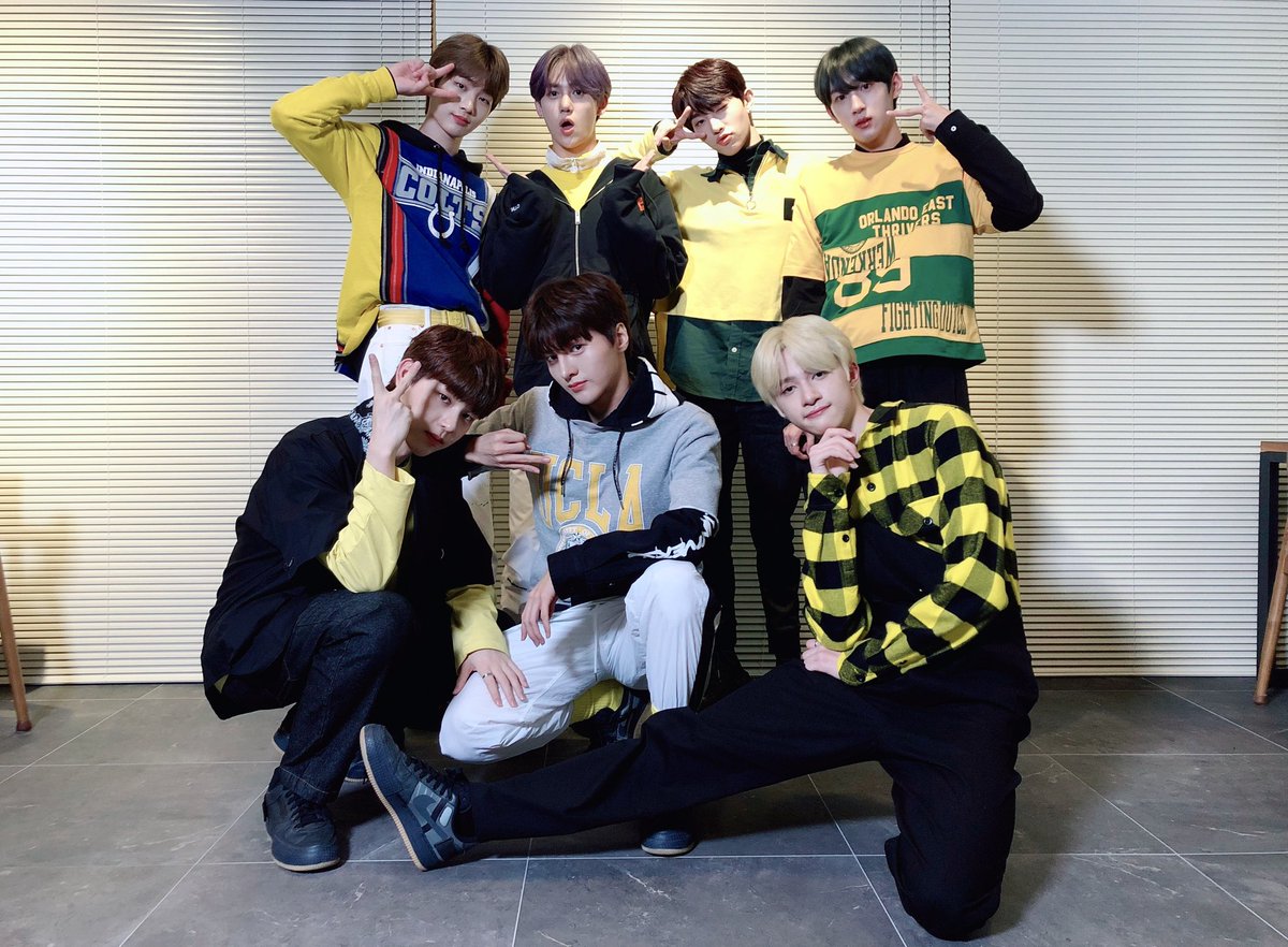 DRIPPIN's tweet photo. [📸] 20.11.01 Video Call Event💛

오늘도 역시 떨림이 가득 했던
팬 여러분들과의 두 번째 영상통화✌️✨
여러분과 함께 하는 순간은 시간이 더 빠르게
흐르는 것 같아 너무 너무 아쉬워요..😢
행복했던 오늘, 마음 속에 잘 간직해 주세요💛

#DRIPPIN #드리핀
#Boyager #Nostalgia https://t.co/pPjpWwQ1y4
