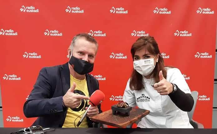 📌Eguerdi on! A las 13 horas en <a href="/radioeuskadi/">Radio Euskadi</a> los 10 establecimientos finalistas del XV <a href="/euskadipintxos/">Campeonato Pintxos</a>: <a href="/Irunazarra_Bar/">Bar Iruñazarra</a> <a href="/Manolenta_Rest/">manolentaRestaurante</a> @LaRegadera41 #elmexicanoymuchomás #Elcolegio <a href="/kobikajatetxea/">iñigo kortabitarte</a> #Danako <a href="/elmercao/">El Mercao Pamplona</a> #mendiola y #qbosq #pintxos #Vitoria #Gasteiz <a href="/GastroMiniature/">Miniature</a>