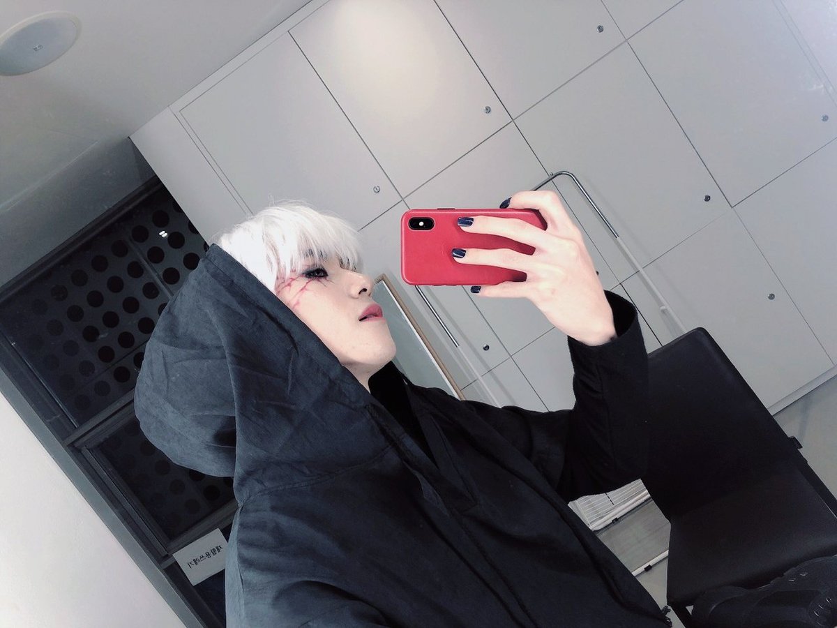TARGET7_K's tweet photo. #로이 HAPPY HALLOWEEN 🎃 
즐거운 할로윈 코스프레 였습니다~!!

#할로윈 #도쿄구울 #카네키 #코스프레
#ハロウィン #東京喰種 #金木研

더 많은 사진은 Instagram  trgt_roi https://t.co/hMBsLWqmxk
