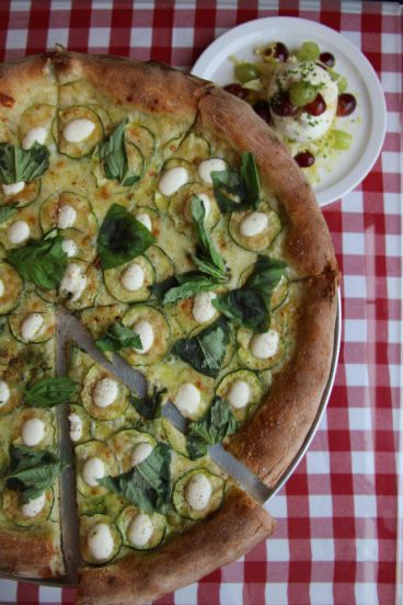 Conzo’s Pizza in #Bloordale is open again for delicious takeout at the moment (can’t eat inside due to restrictions). They are now open on Sundays too. Read more: buff.ly/3kuLxtT