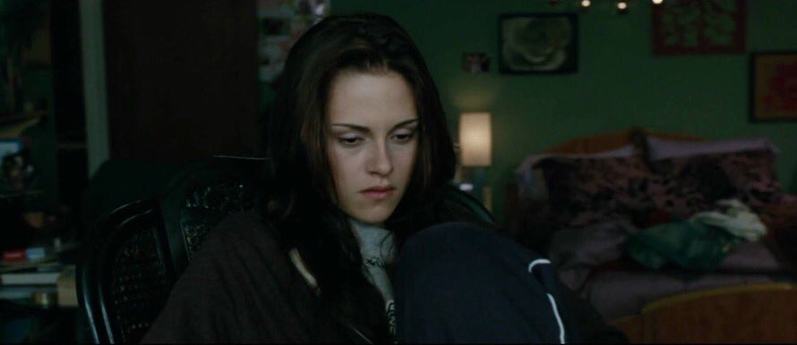 yagorlbex's tweet photo. This second lockdown is going to feel like this scene from twilight https://t.co/i7PM9eOBNG