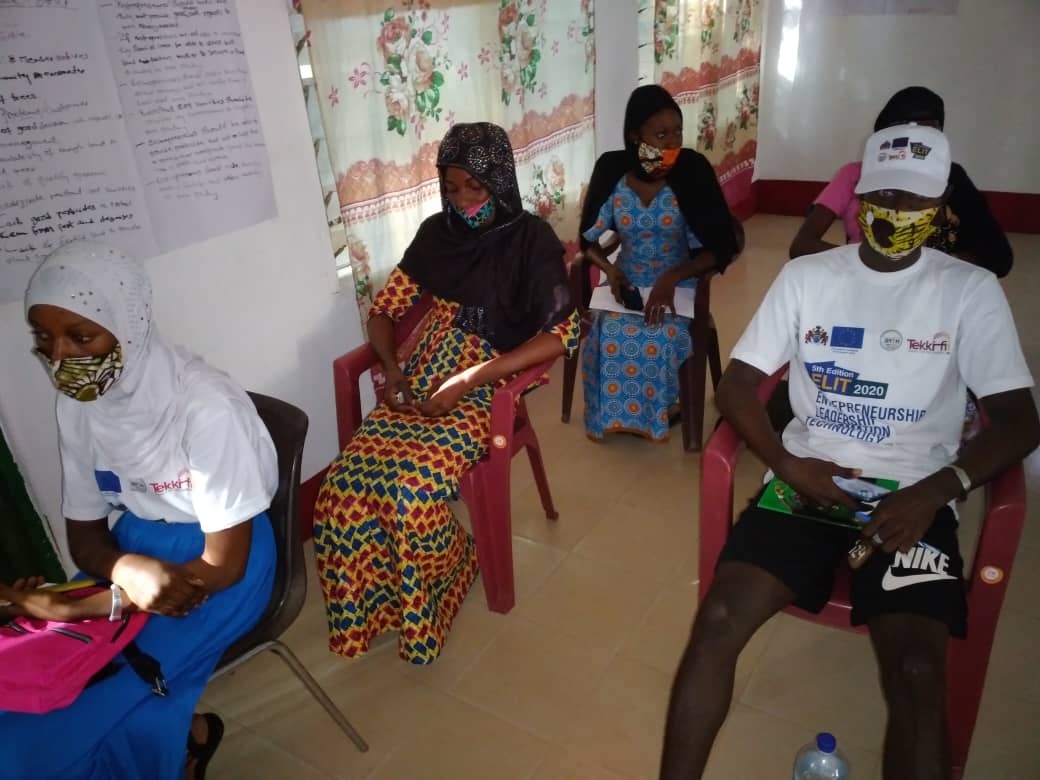 GYINGambia's tweet photo. Cohort 2: #ELIT2020, Modou Lamin Puye taking participants through Digital Literacy to enable them to create email accounts as well as Facebook pages..

#ELIT2020 is supported by Tekki Fii projects implemented by @ITC_Gambia/@yepgambia, @imvf, @giz_gmbh funded by @EUinTheGambia https://t.co/txjKE0v7Z4