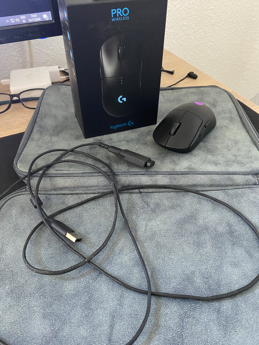 azr097's tweet photo. Vendo Logitech G Pro Wireless

- Con Hyperglides puestos desde hace una semana
- Funciona como el primer dia
- 6 meses de uso
- Incluye su caja y cable de carga
- Garantia hasta el 8/11/2021

Precio: 77€ envio incluido.

Si no os importa darle un rt se agradece 😅 https://t.co/tfOMthqjxF