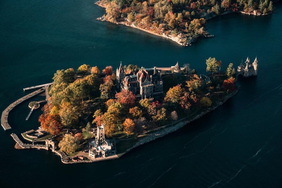 BrockvilleGener's tweet photo. Looking for a new job? Want to live, and work, in the beautiful 1000 Islands? 

Visit our careers webpage to see if your dream job has been posted! (Photo: Mitchell Beattie) 

https://t.co/DYNBfWh3ys https://t.co/A7ClXGA9P9