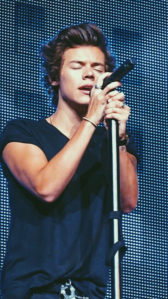 livscloud's tweet photo. frat boy or dunkirk harry?

I’m voting for Fine Line for Favorite Album - Pop/Rock at the #AMAs https://t.co/mXBWTSde6v