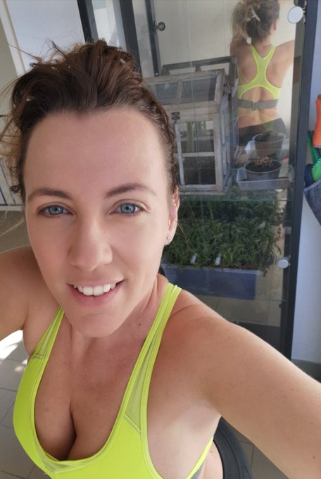 C'est l'heure du sport ! &Agrave; la maison... #ConfinementActe2 #sport #confinementSaison2 #Motivation #COVID19<a href="/tag/confinementacte2"class="tags">#ConfinementActe2</a><a href="/tag/motivation"class="tags"><span>#motivation</span></a><a href="/tag/sport"class="tags"><span>#sport</span></a><a href="/tag/toussaint"class="tags"><span>#toussaint</span></a><a href="/tag/covid19"class="tags"><span>#covid19</span></a><a href="/tag/confi"class="tags"><span>#confi</span></a>