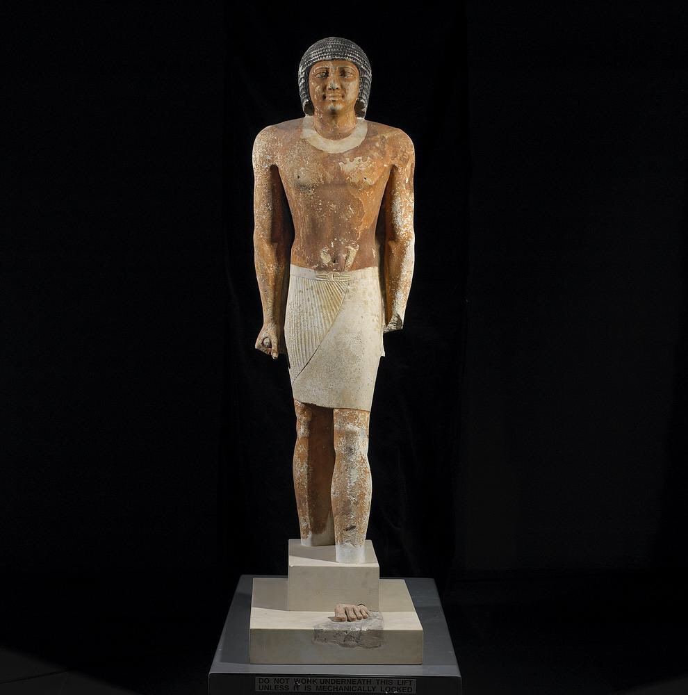 A roughly contemporary example to the tomb of Wahty includes this limestone statue of Nenkheftka from  @britishmuseum (EA 1239), found amongst a group of other statues in his tomb at Dishasha. He shares some physical similarities to Wahtye’s images!  #statuesunday
