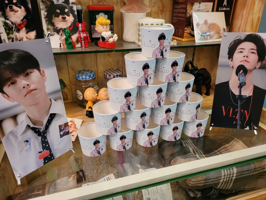 went to Jaehyeongs birthday cupholder event today 🥺
<a href="/breezeavenue/">ʙʀᴇᴇᴢᴇ ᴀᴠᴇɴᴜᴇ🍃</a> 이쁜 사진 찍고 이벤트 진짜 감사합니당 ㅠㅠ #Happy_Jaehyeong_Day #더로즈 <a href="/TheRoseSound/">The Rose Sound</a>