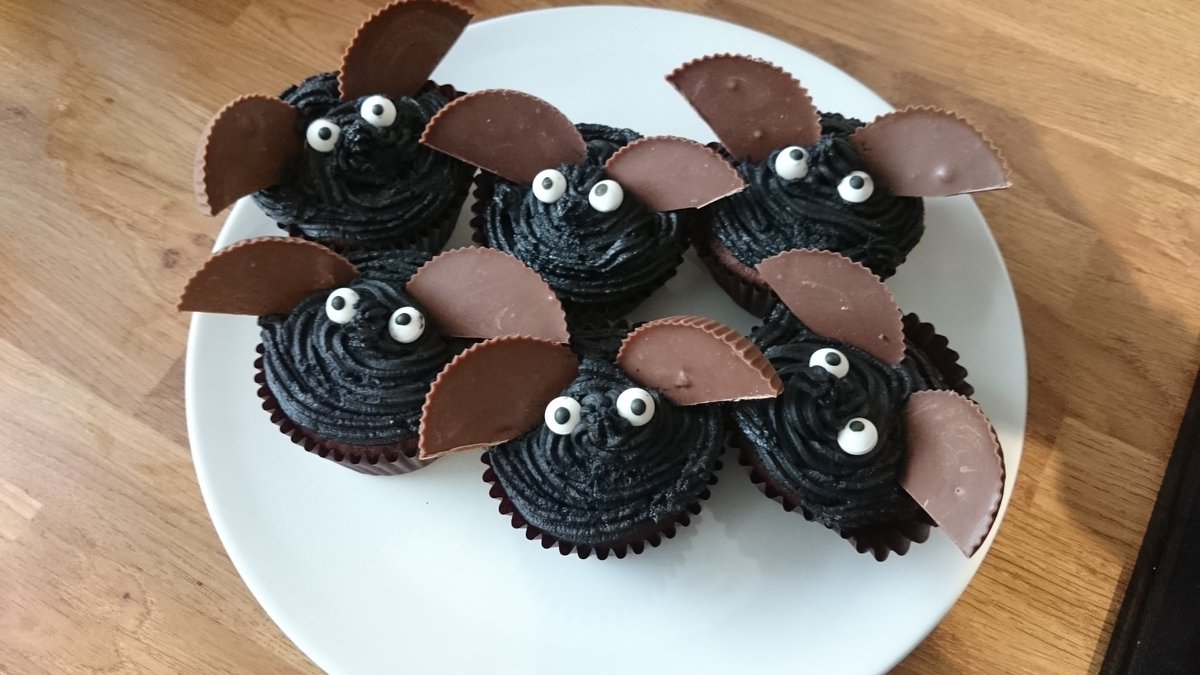 Jaylikethebird's tweet photo. Bats are for life, not just for Halloween! 🦇 #BatBake https://t.co/78H9xKQ0CN