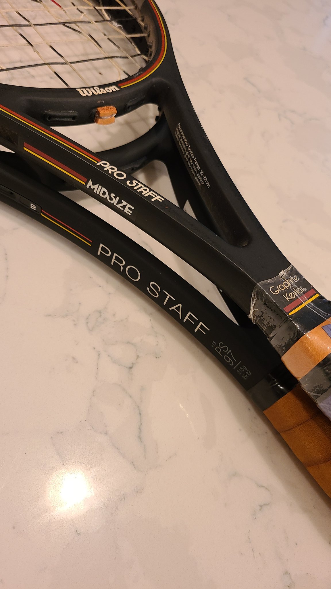 Wilson Pro Staff テニスラケット　プロスタッフ　MiD 台湾製 Wilson Pro Staff テニスラケットプロスタッフMiD 台湾製