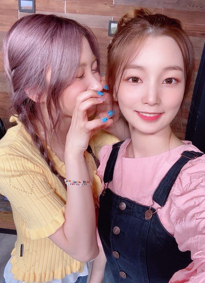 gllit_yunah's tweet image. My two cuties #2cute #Yeonkyoungs
