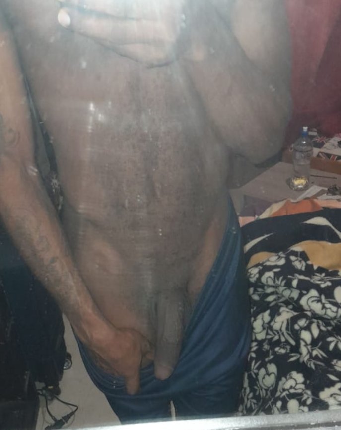HeterosCali's tweet photo. Alguien pidió un chocolate de halloween? #sexogay #heterosengañados  #heterosdesnudos #xxx #Halloween #Vegasgrandes #bigdick #machoscali #sexo https://t.co/ViZqxScbbQ
