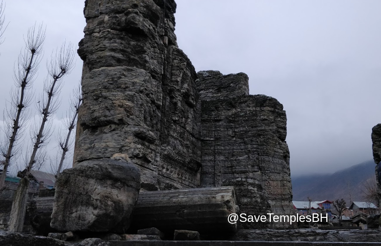 The temple consists of a colonnaded peristyle comprising of 69 miniature cells, enclosing a stone paved courtyard. The main sanctum was built on a double base in the centre of the courtyard and at its four corners are four subsidiary shrines.