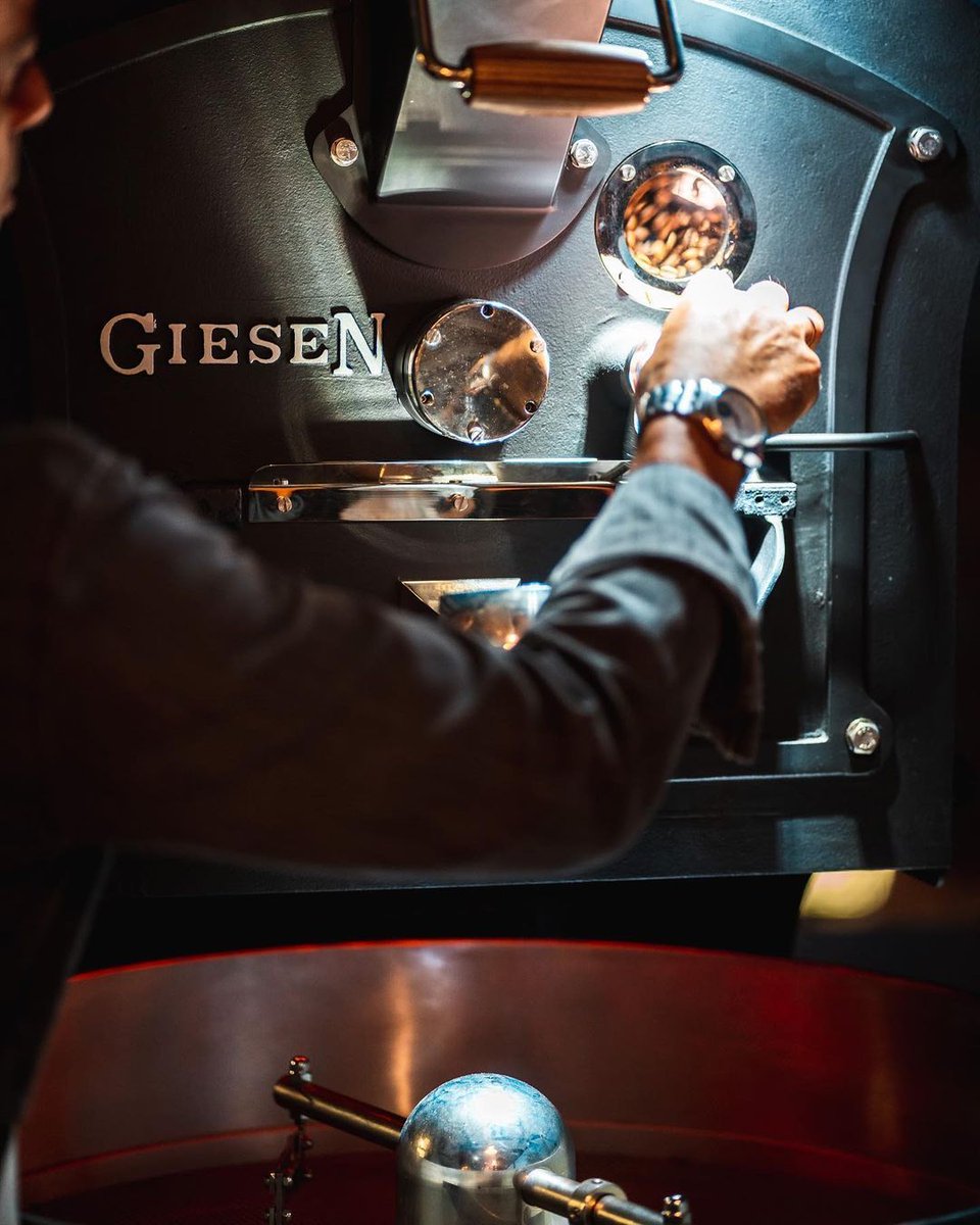 Coffee roasting 🔥 

📷 Helder &amp; Leeuwen